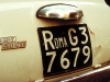 Nummernschild eines Fiat 500 aus Rom, Italien