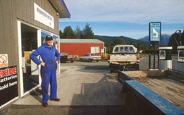 Werkstatt und Tankstelle Manapouri Motors