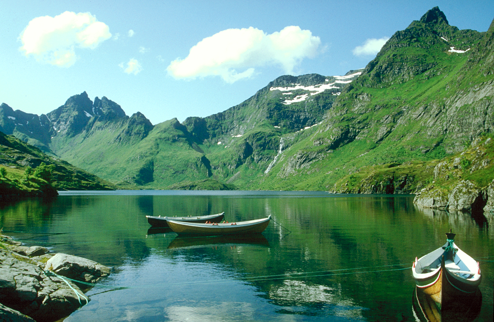 Nach Ende der letzten Eiszeit begann die Besiedelung der klimatisch günstigen Fjordtäler Norwegens, die sich später als Wikinger einen Ruf als Seefahrer verdienten