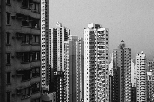 Hochhäuser in den Mid Levels von Sheung Wan, Hongkong, China