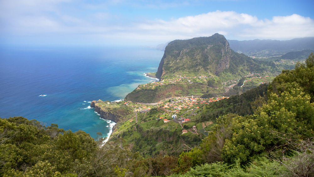 Der Adlerfelsen von Faial an der Nordküste von Madeira