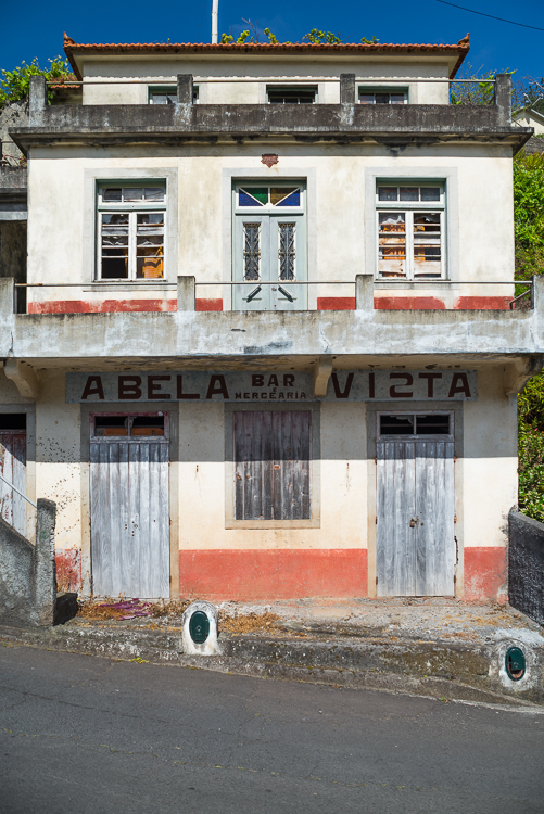 Verfallene Bar auf Madeira