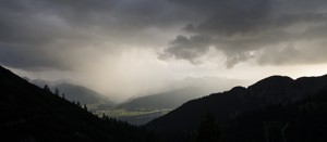 Gewitterschauer über dem Sellrain vom Solsteinhaus gesehen, Karwendel, Tirol, Österreich