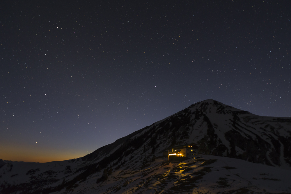Sternenhimmel über der Tölzer Hütte im Karwendelgebirge,Tirol,Österreich