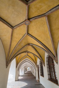 Gewölbegang eines mittelalterlichen Patrizierhauses in der Altstadt von Wasserburg am Inn