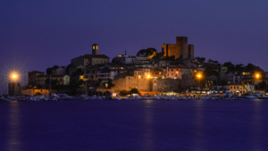Hafen, Altstadt und Burg von Talamone an der Küste der Maremma, Toskana, Italien