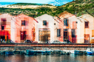 Malerisches Bosa - historische Gerberhäuser am Fluss Temo in der Altsatdt von Bosa, Sardinien